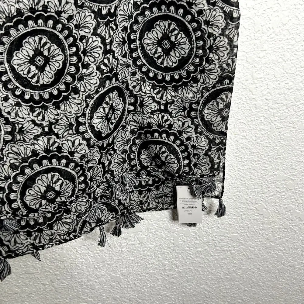 Lands End Black White Medallion Print Sarong Oblong Scarf Tassel NWT